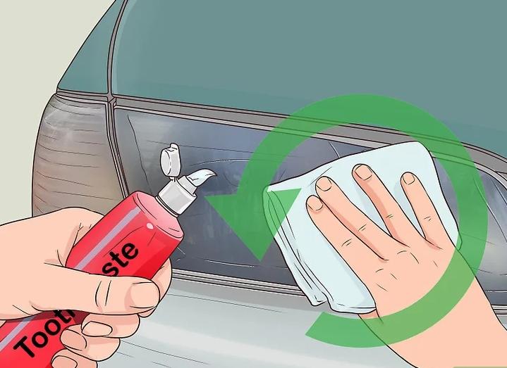 汽车大灯温度过高灯罩模糊怎么办,汽车大灯被除胶剂弄模糊了怎么办