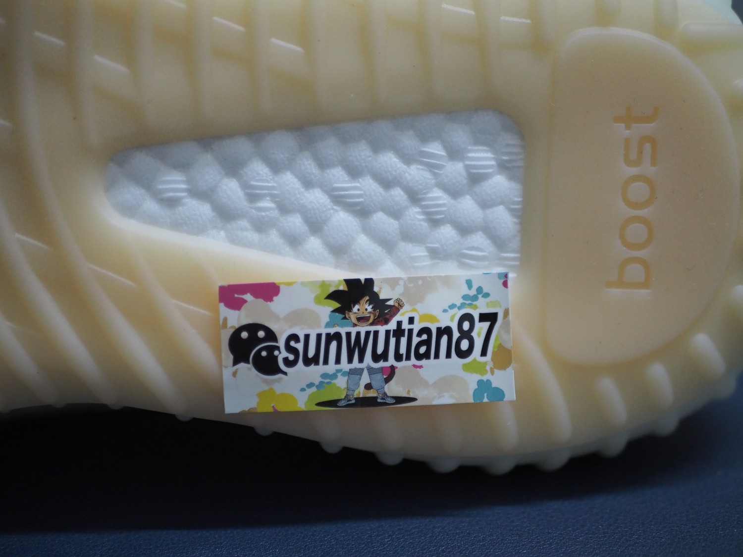 阿迪达斯yeezy350v2,椰子鞋真假辨别yeezyboost350v2