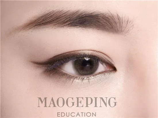 日常简单又好看的妆容应该怎么画,超简单的妆步骤