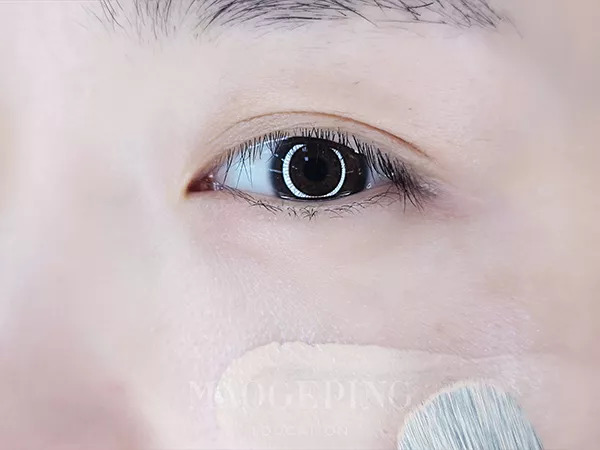 日常简单又好看的妆容应该怎么画,超简单的妆步骤