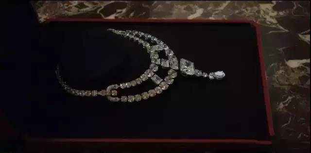 影后齐聚光芒万丈，这么养眼的电影还要啥剧情