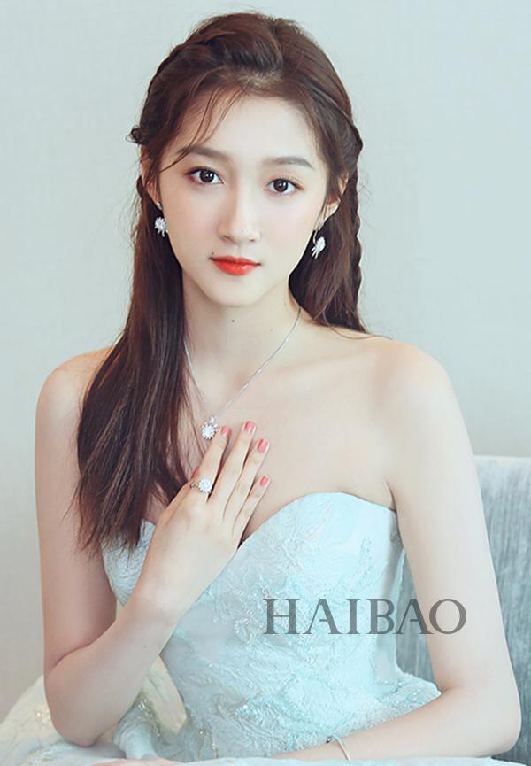 好看又蓬松的明星同款发型,明星同款夏日发型新手也能学会