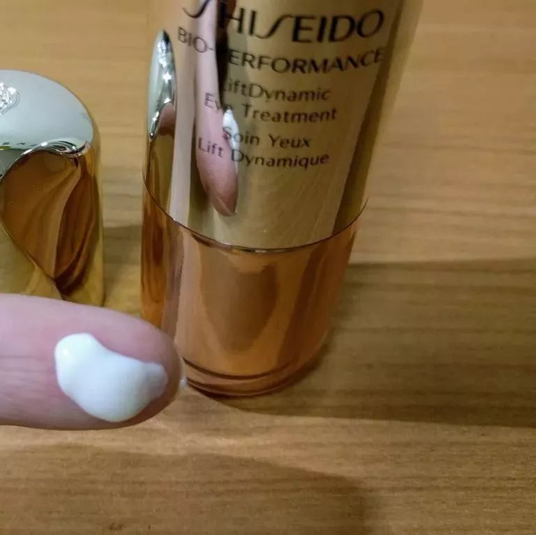 十大不建议购买的眼霜,8款平价到贵妇眼霜真人测评