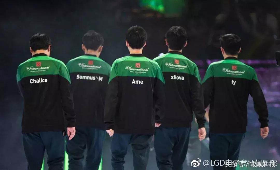 拥有它，你也能上场打DOTA！