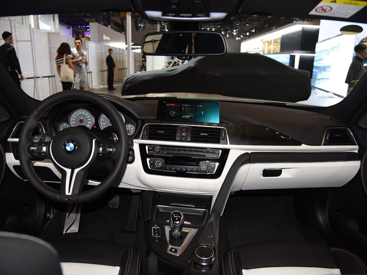 广州车展m3m4价格,2018款宝马m3车迷限量版磨砂白