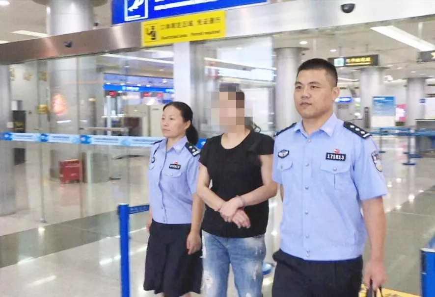 红通外逃人员投案自首,红通人员外逃27年被抓