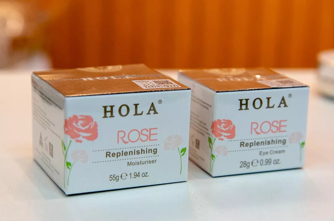 自由自在进口商品,自由自在进口专营店展示柜