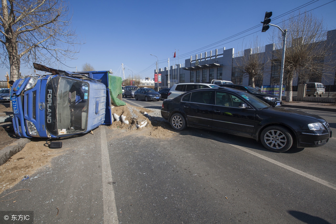 13年迈腾1.8t豪华版现在值得买吗,17年迈腾1.8t豪华版二手车多少钱