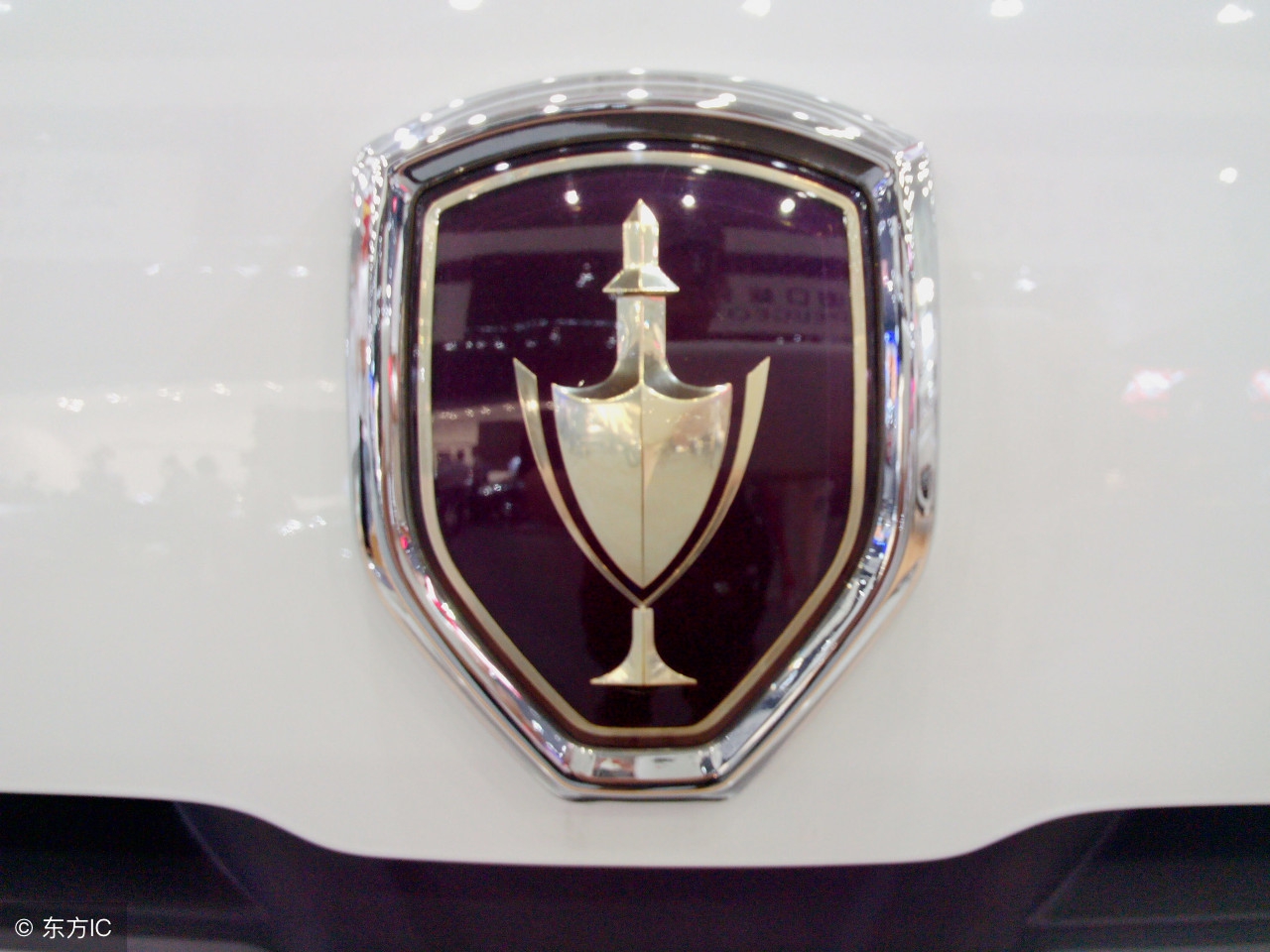 13年迈腾1.8t豪华版现在值得买吗,17年迈腾1.8t豪华版二手车多少钱