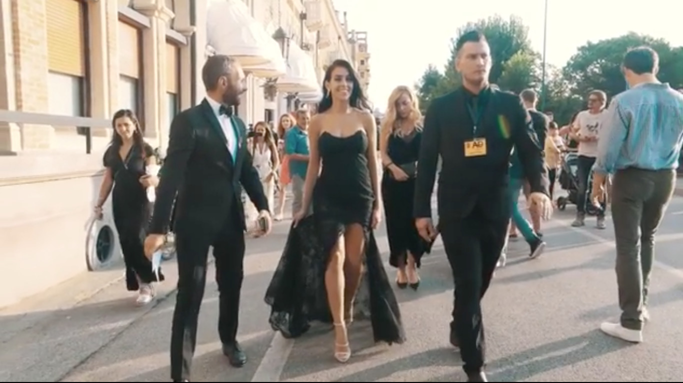 c罗前任同台争艳,c罗新欢身材傲人