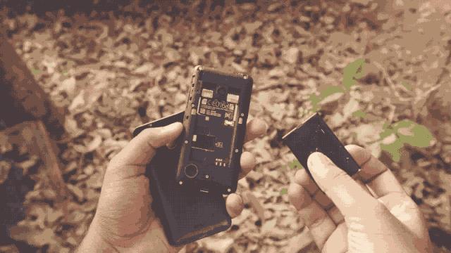 现在手机换电池越来越麻烦,给手机换电池能解决什么问题