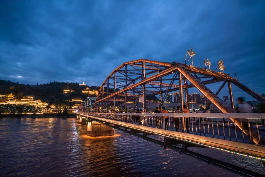 反折三脚架性价比,百诺便携三脚架推荐