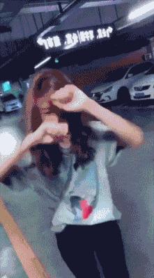 2018成都小甜甜原版视频,抖音小甜甜爆红后引发的社会现象