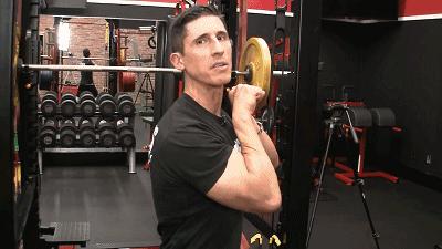 穿t恤没有训练痕迹,穿上衣服就毫无训练痕迹