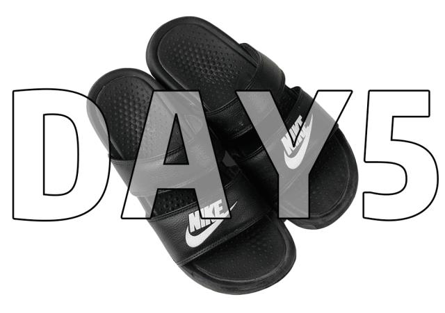 看完员工的鞋子，我哇地一声哭出来