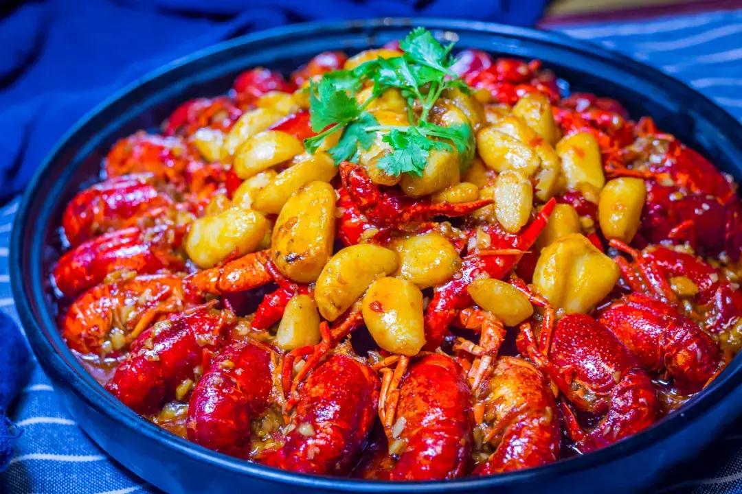 大连一家因为差评而火的店,大连风情街生意火爆