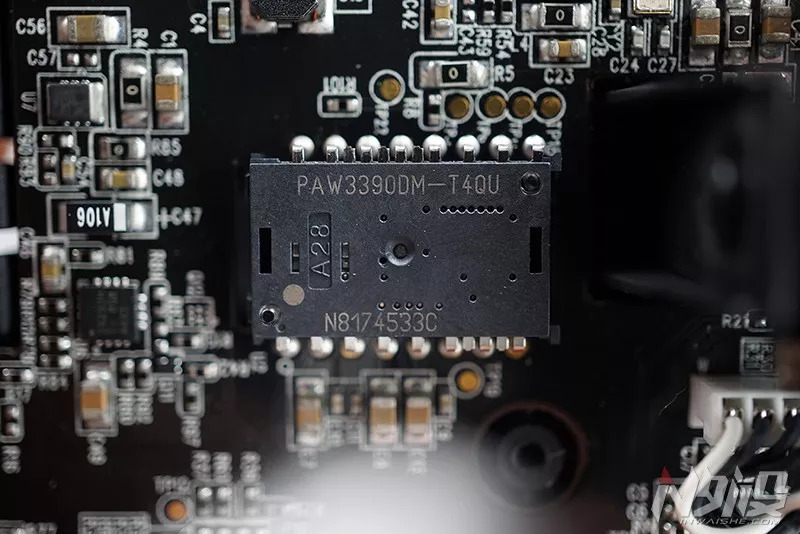 雷蛇曼巴眼镜蛇无线版用什么微动,雷蛇曼巴眼镜蛇无线版鼠标掉帧