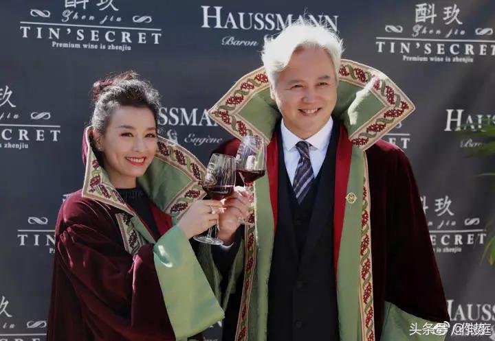 古装女神张庭，是怎么变成假鬼假怪的微商女王的？