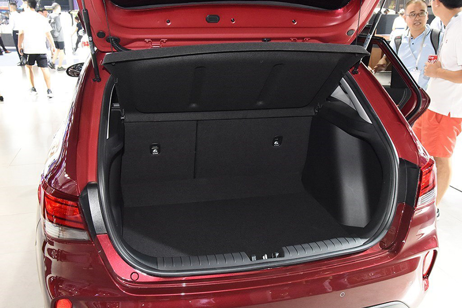 现代逸行旅行版,现代旅行车逸行试驾视频