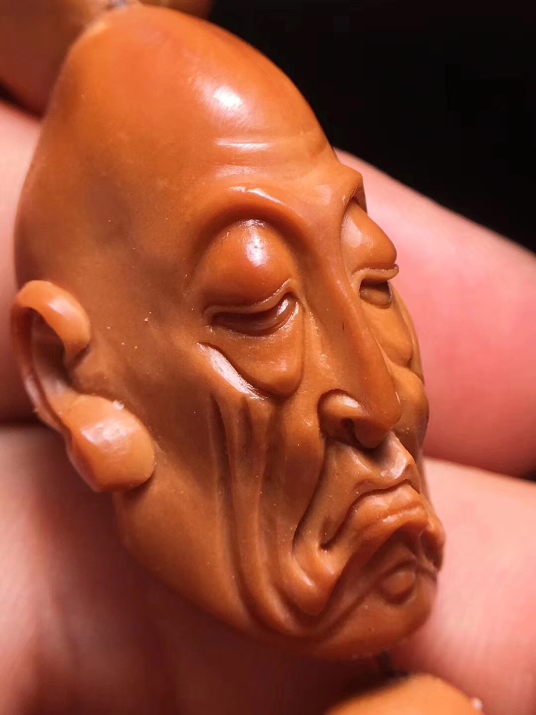 颐缘轩精品橄榄核雕,精品手工橄榄核雕