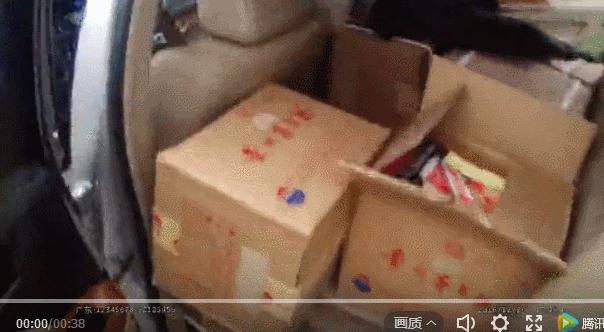 吉利汽车撞上豪车当场撞人,高速逆行吉利被撞翻后续