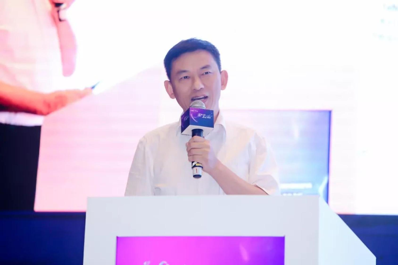 万里滔滔江水永不休什么意思,滔滔江水永不休的下一句是什么