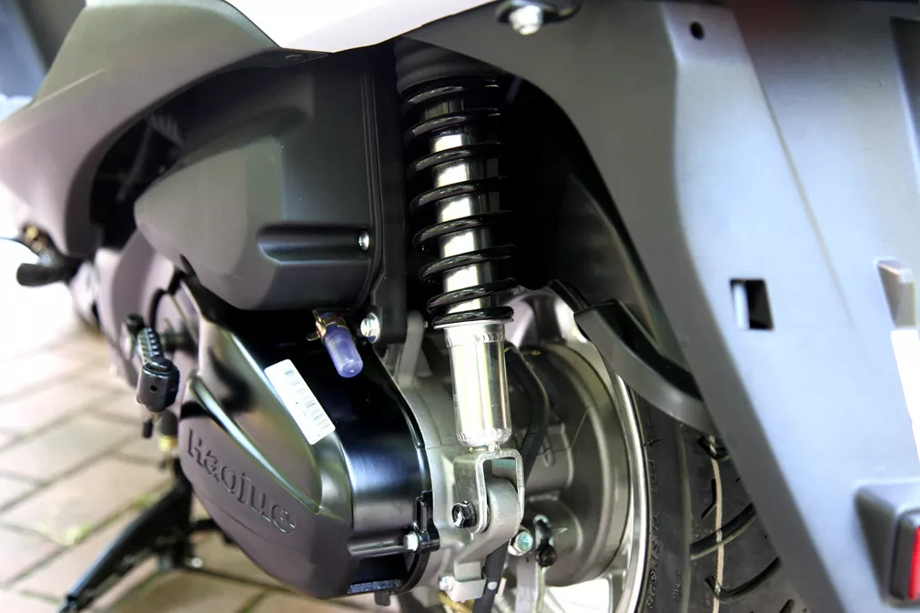 豪爵vh125s珍珠白,豪爵vh125性能怎样