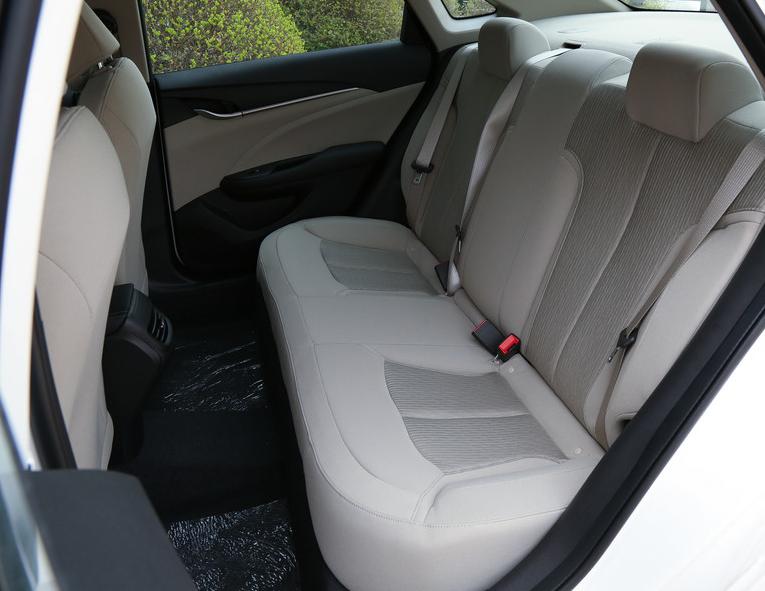 别克英朗1.5l自动精英版优缺点,2022年别克英朗有哪些优缺点