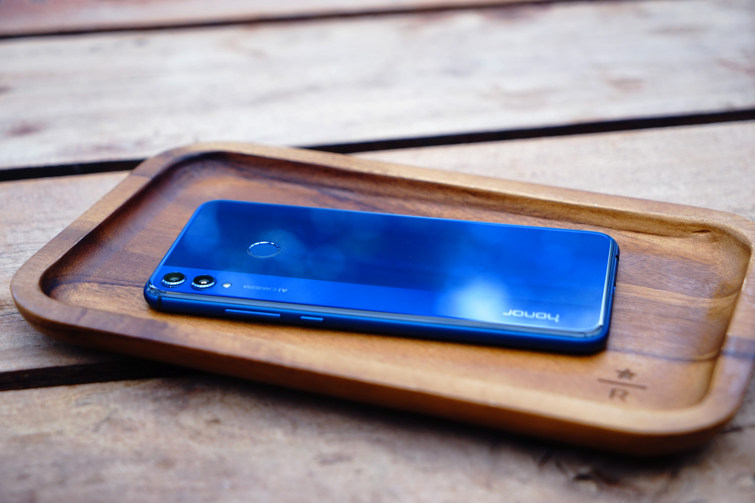 荣耀8x上手评测千元霸屏名不虚传,荣耀八魅海蓝