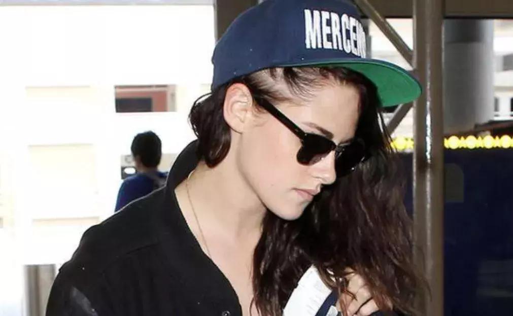 贝嫂和小贝早期采访,贝嫂和小贝相差几岁