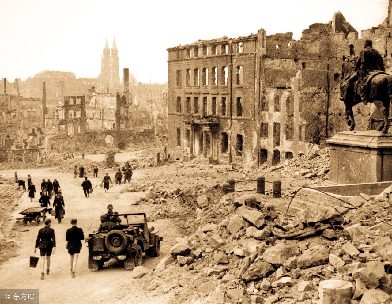 唐山地震阴兵借道事件真相：1976年解放军遭遇阴兵过路