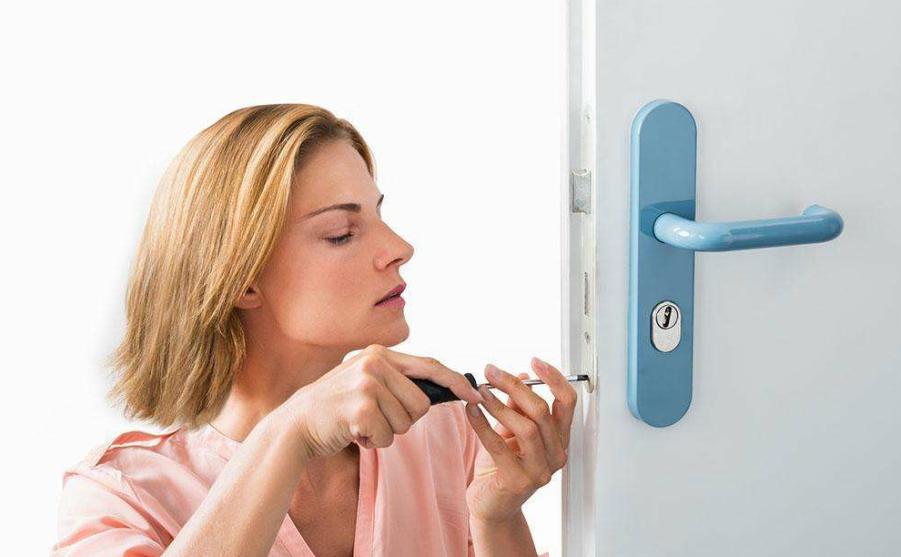 污水泵螺丝生锈了拧下来的妙招,洗衣机螺丝生锈滑丝怎么拧下来