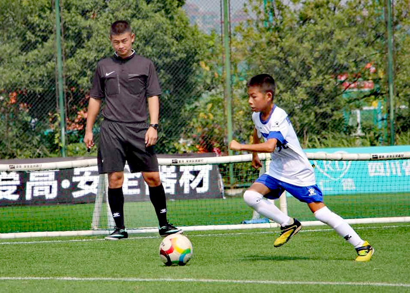 校园足球开新花,南充高坪一小杜子墨被恒大足校录取