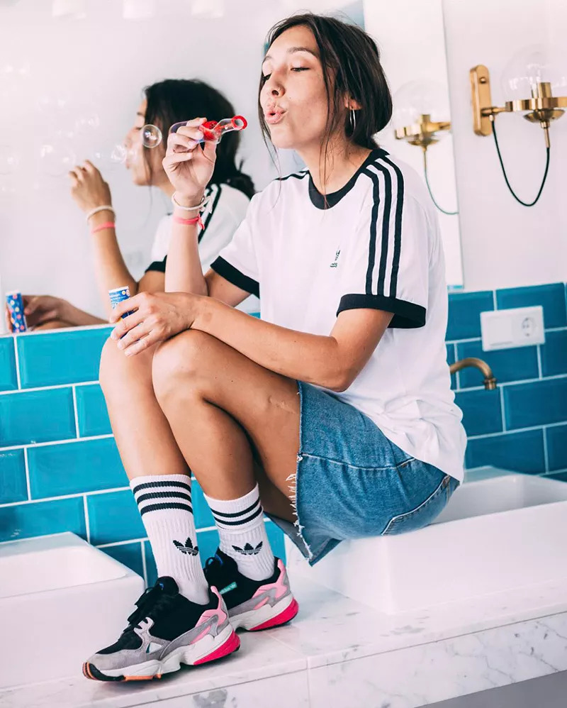 老爹鞋今年新款,老爹鞋已经过时了吗