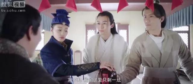 文能妙笔生花武能独步天下,文能提笔赋诗武能舞剑成魔