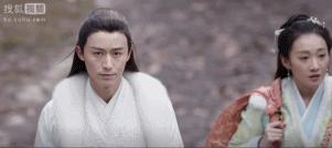 文能妙笔生花武能独步天下,文能提笔赋诗武能舞剑成魔