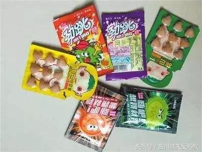 高铁上女子被抓,95后高铁女孩被拘