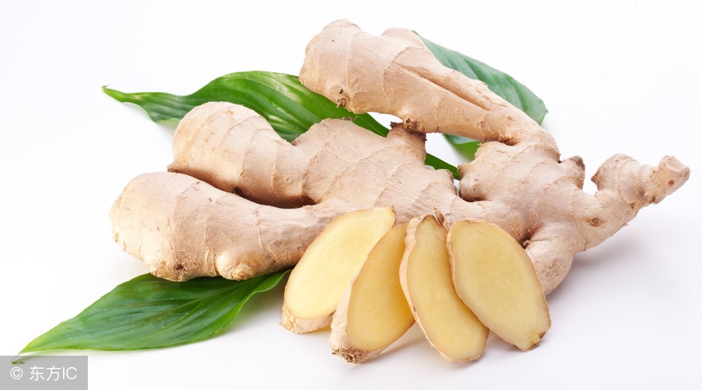 睡觉脚底放生姜有什么作用,在枕头下面放生姜有什么用