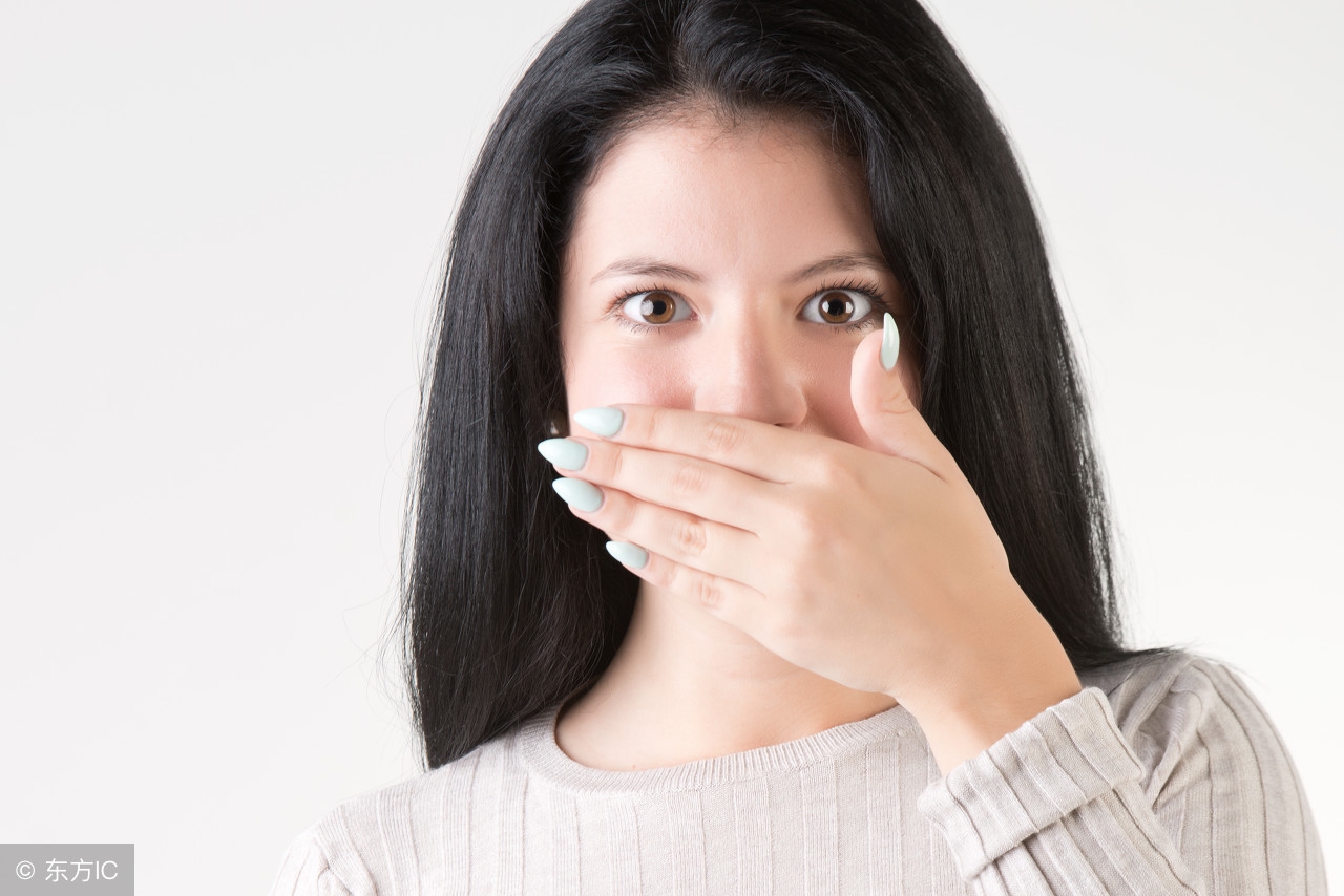 睡觉脚底放生姜有什么作用,在枕头下面放生姜有什么用