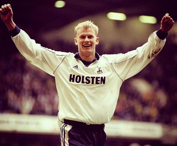 还记得夏普和O2吗？盘点英超六强胸前广告史