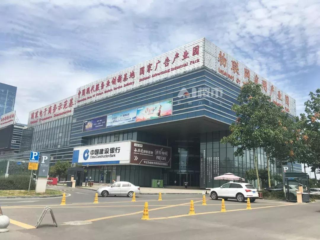 9号线地铁口现房多少钱一平方,地铁口9字头新盘