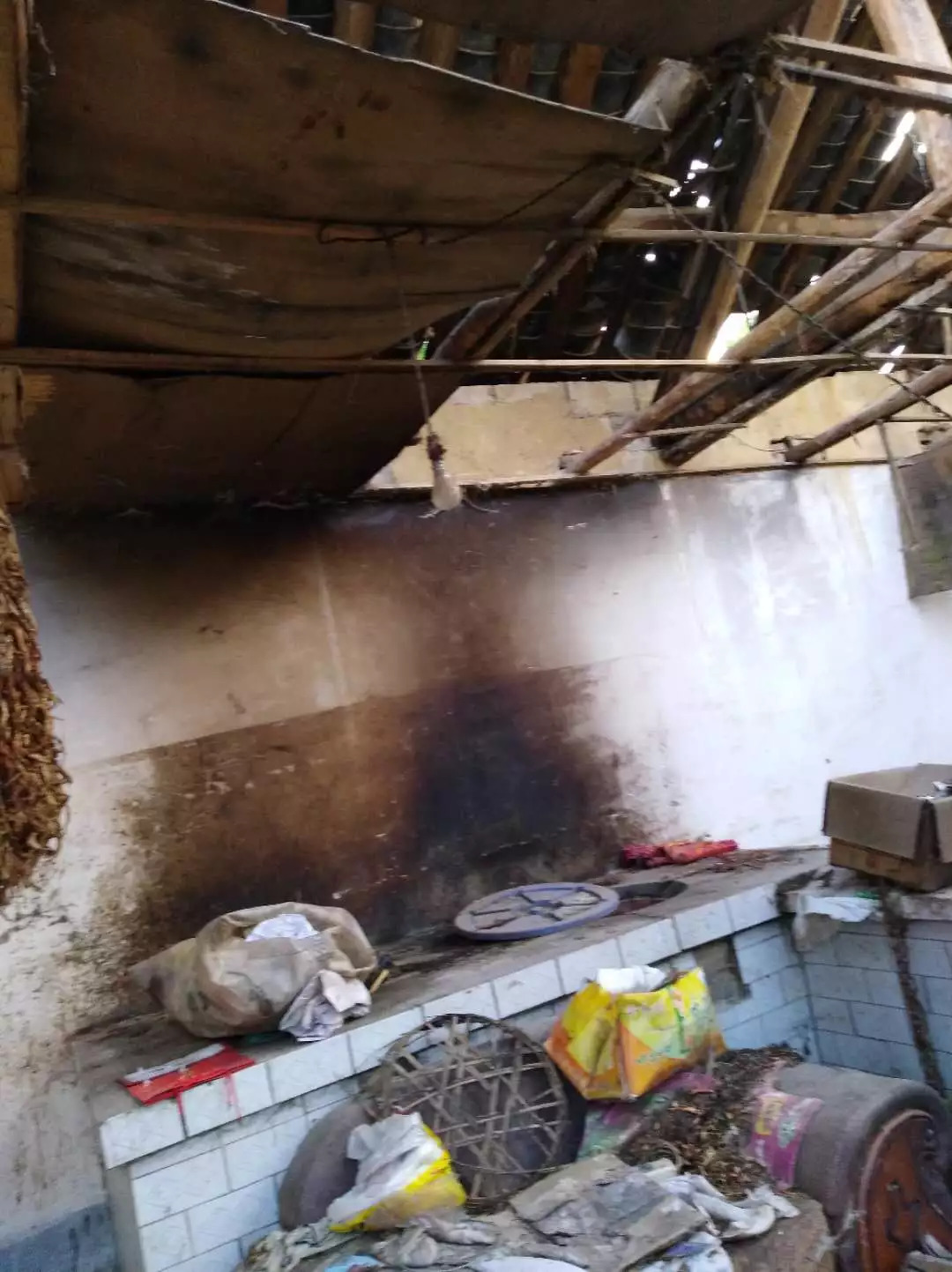 涓轰簡鐖辨儏缈诲北瓒婂箔,涓轰簡鐖辨儏鎶崋鏂╂鐮ョ牶鍓嶈