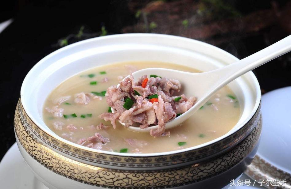 吃了当地的小吃,吃了太原的特色美食