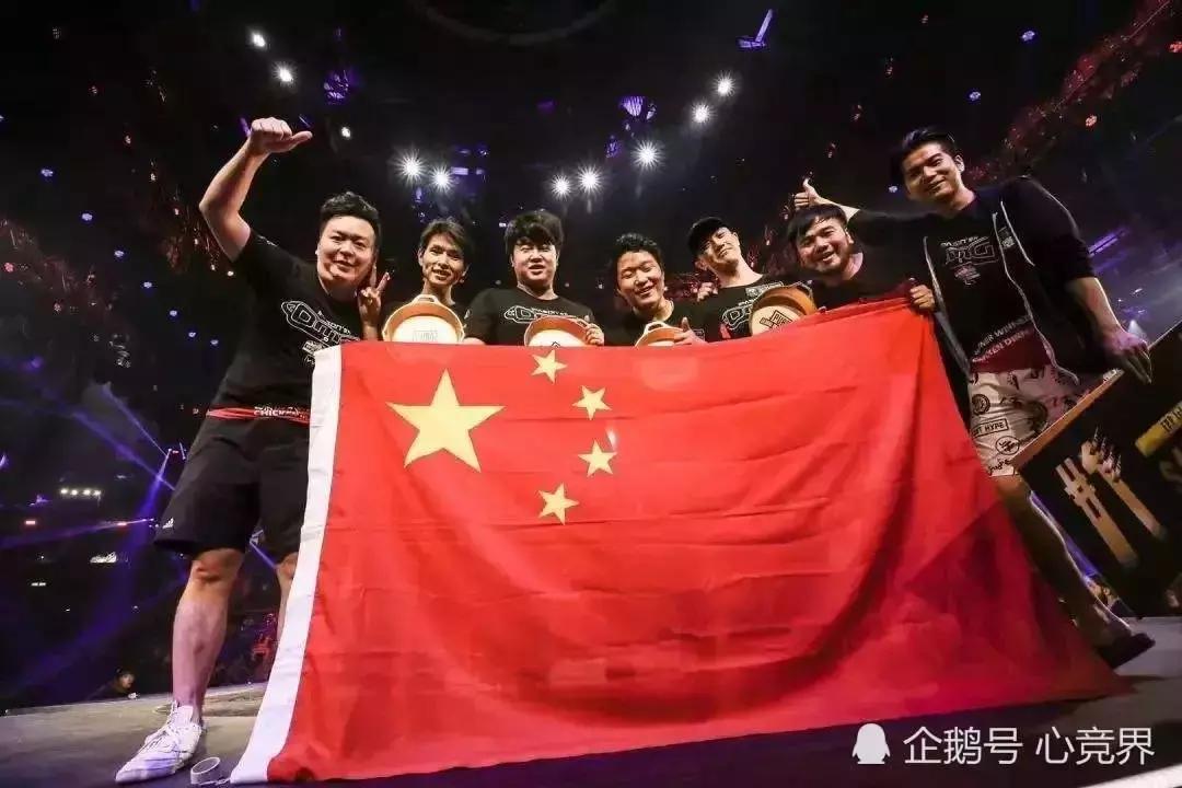 绝地求生连狙和98k哪个好,绝地求生端游成长型满级98k皮肤