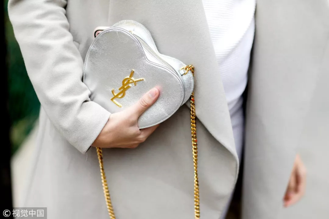 凹造型小包包,包包拍摄怎么凹造型