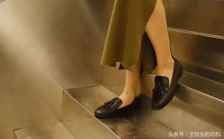 淘宝女士鞋子夏天,夏天在淘宝上卖什么比较好