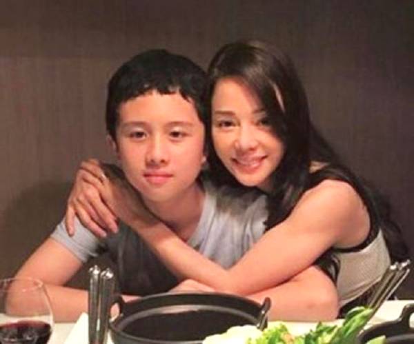 她与儿子同床十多年，有了生理反应才分房，把儿子宠进监狱！