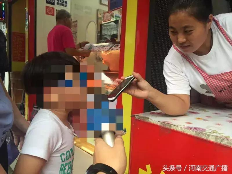 孩子提醒舅舅送错幼儿园,舅舅:你给我进去!亲爹的回复更尴尬……