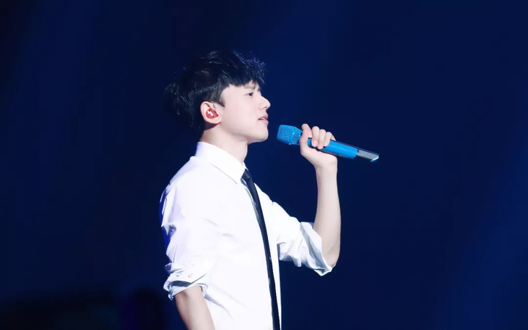 男朋友太帅吸引异性怎么办,如果你的男朋友太帅怎么办