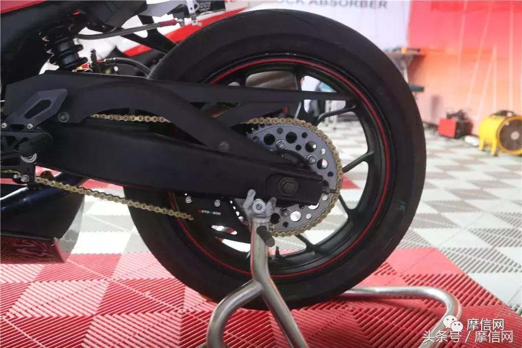 再创佳绩！新感觉自主双缸250CC赛车征战CRRC（贵阳站）